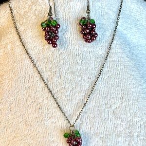 Grapes pendant with matching earrings